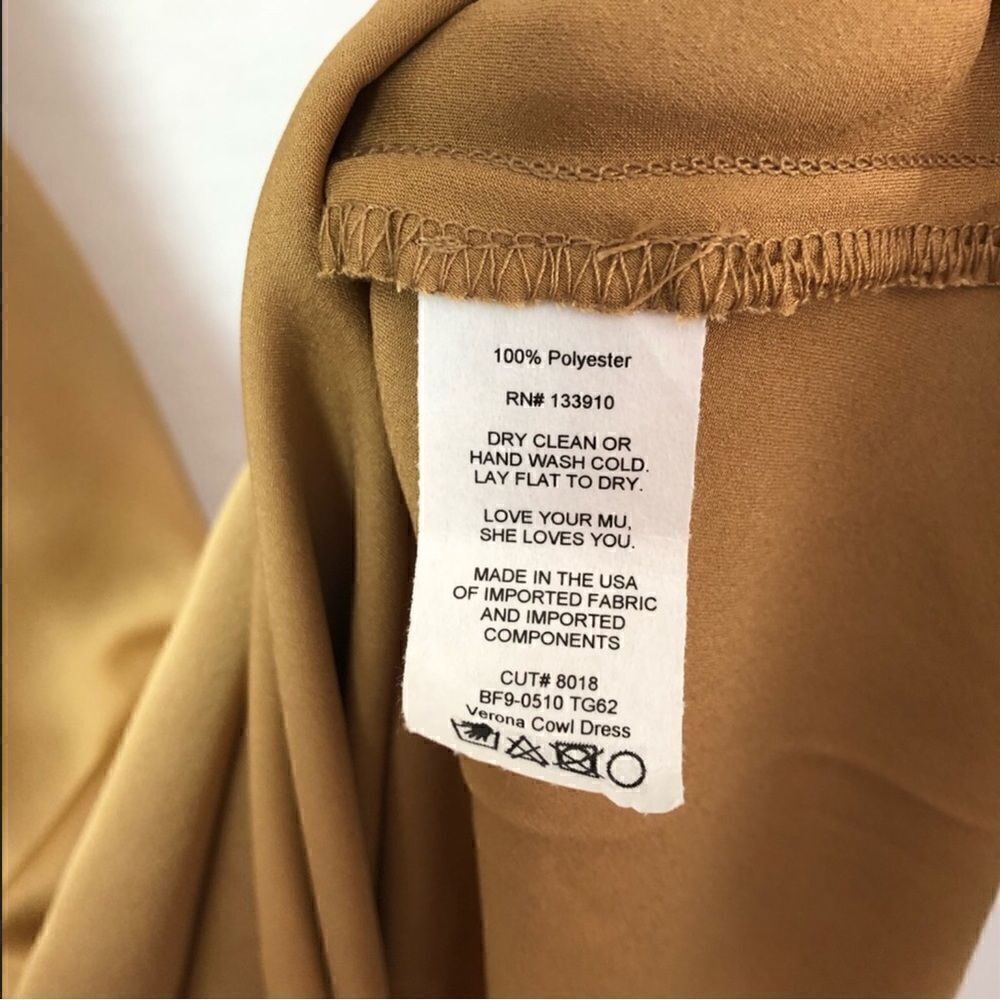 -Show
Me Your MuMu Verona Cowl Dress Midi Length Dress. NWOT - Picture 8 of 8